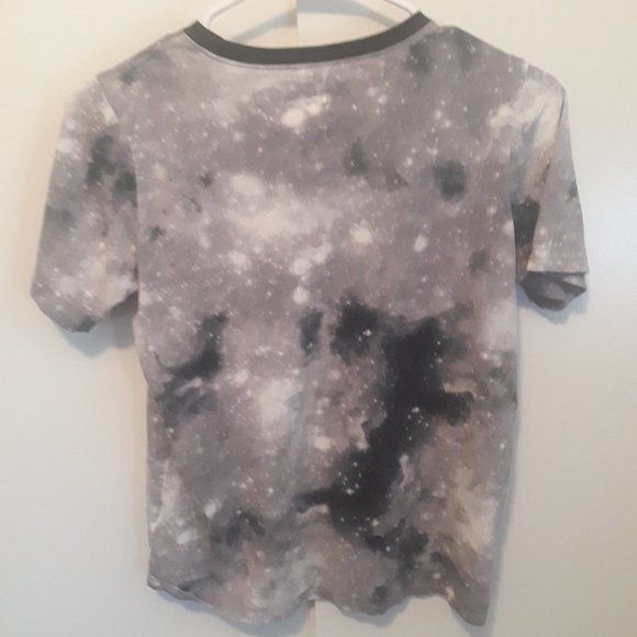 The Nike Tee Athletic Cut White & Black Paint Galaxy Women's TShirt Size L - Picture 2 of 4